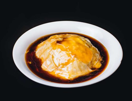 Seafood Fried Rice Topped w Omelet & gravy/芙蓉炒飯/フワフワの玉子を海鲜五目炒飯の上にのせ正油味 (ソースをかける )